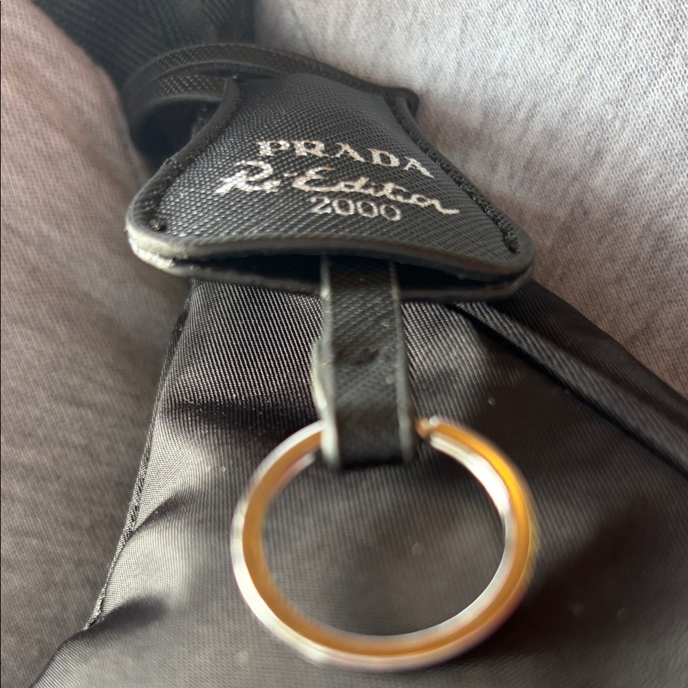 NEW Prada logo re-edition 2000 handbag & keychain! - Picture 12 of 15